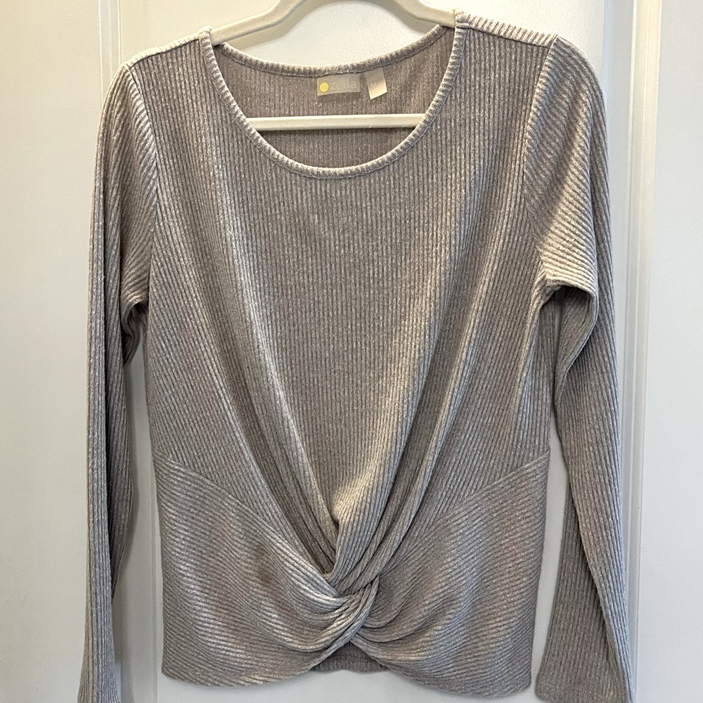 Nice grey top yoga style